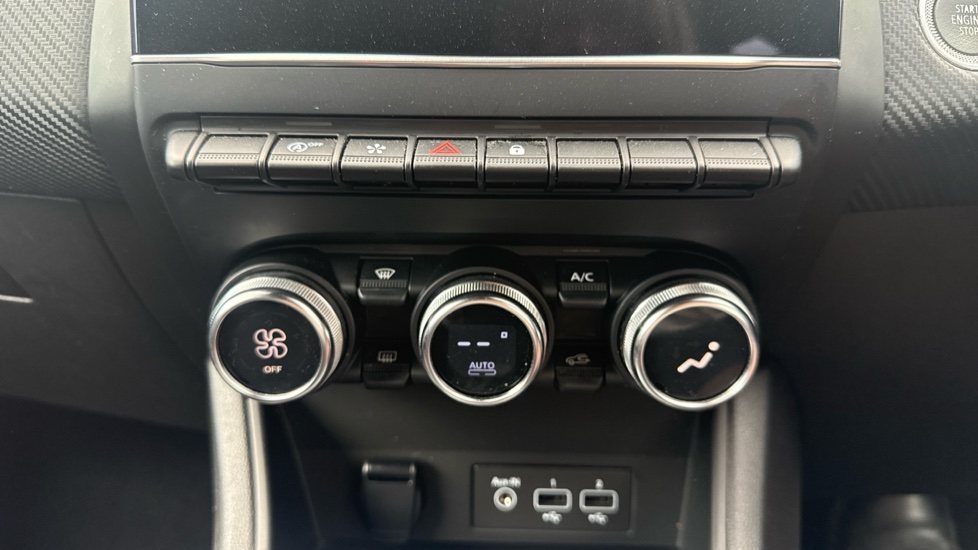 Renault Captur 1.3 Mild hybrid 140 R.S. Line 5dr Petrol Hatchback - Image 28