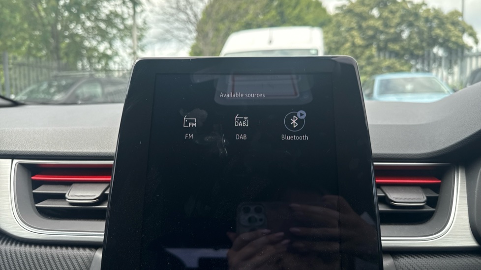 Renault Captur 1.3 Mild hybrid 140 R.S. Line 5dr Petrol Hatchback - Image 31