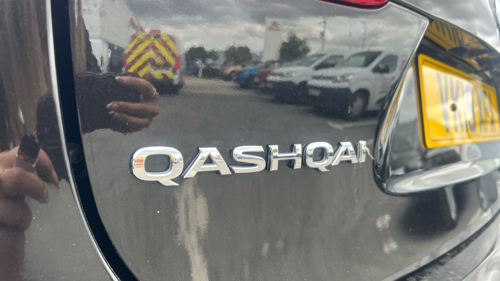 Nissan Qashqai 1.5 dCi 115 Tekna 5dr Diesel Hatchback - Image 8