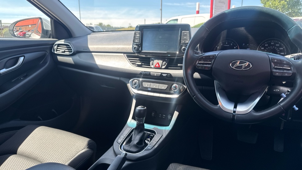 Hyundai i30 1.4T GDI SE Nav 5dr DCT Petrol Estate - Image 11