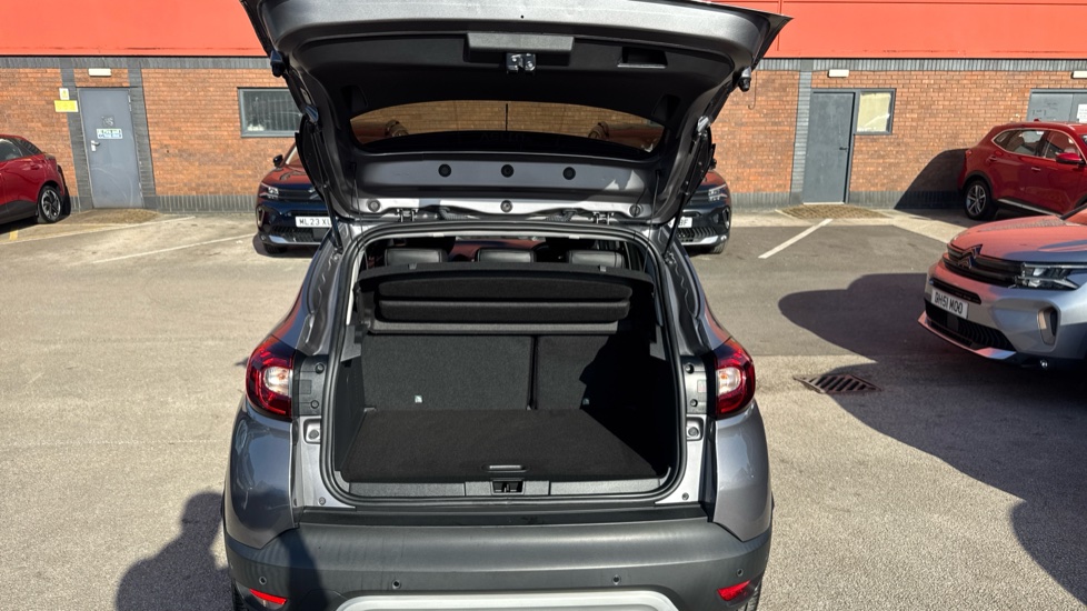Renault Captur 0.9 TCE 90 GT Line 5dr Petrol Hatchback - Image 4