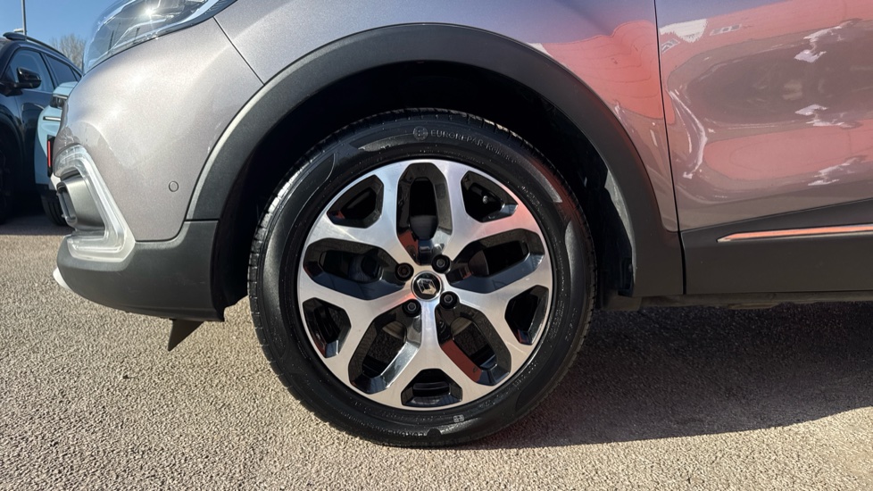 Renault Captur 0.9 TCE 90 GT Line 5dr Petrol Hatchback - Image 7