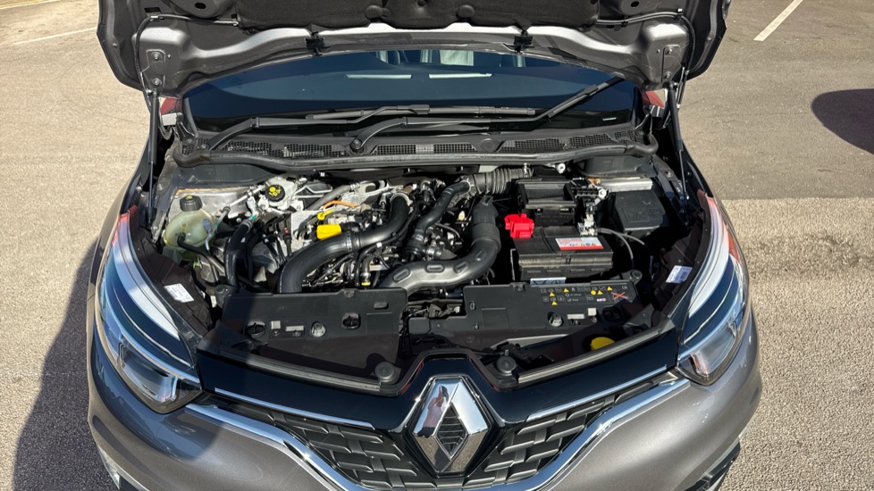 Renault Captur 0.9 TCE 90 GT Line 5dr Petrol Hatchback - Image 8
