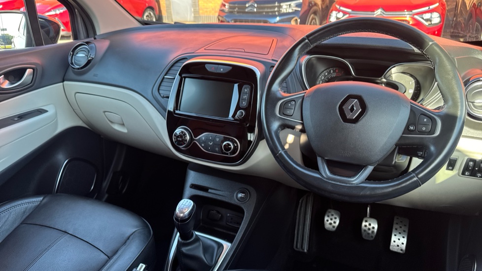 Renault Captur 0.9 TCE 90 GT Line 5dr Petrol Hatchback - Image 11
