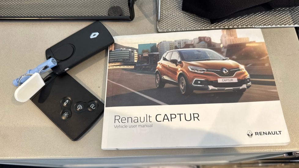 Renault Captur 0.9 TCE 90 GT Line 5dr Petrol Hatchback - Image 19