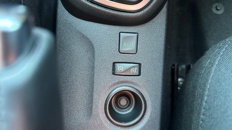 Renault Captur 0.9 TCE 90 GT Line 5dr Petrol Hatchback - Image 25