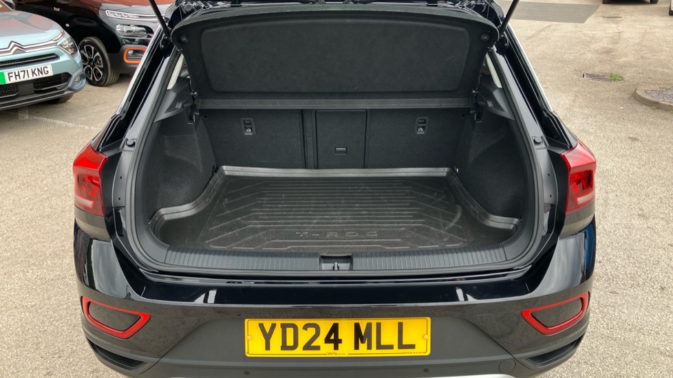 Volkswagen T-Roc 1.5 TSI Match 5dr Petrol Hatchback - Image 4