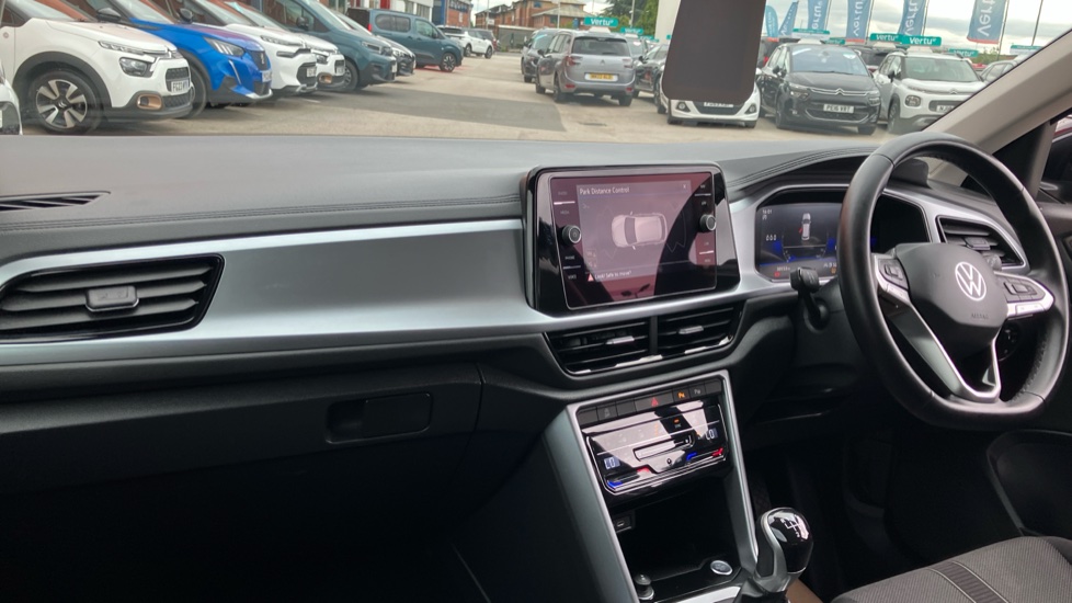 Volkswagen T-Roc 1.5 TSI Match 5dr Petrol Hatchback - Image 14