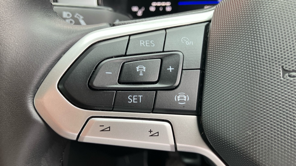 Volkswagen T-Roc 1.5 TSI Match 5dr Petrol Hatchback - Image 23