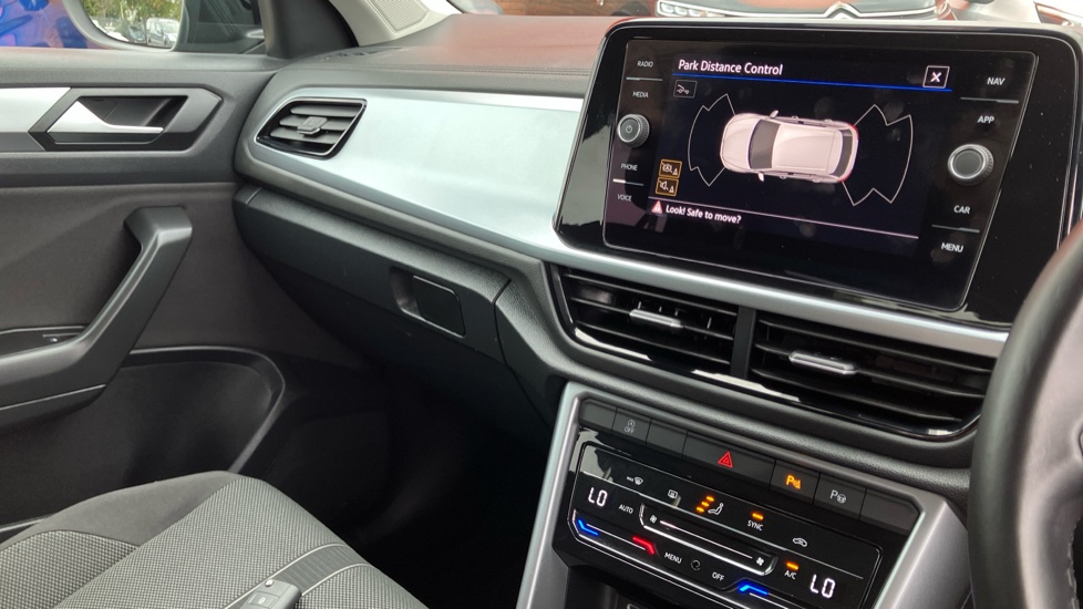 Volkswagen T-Roc 1.5 TSI Match 5dr Petrol Hatchback - Image 30