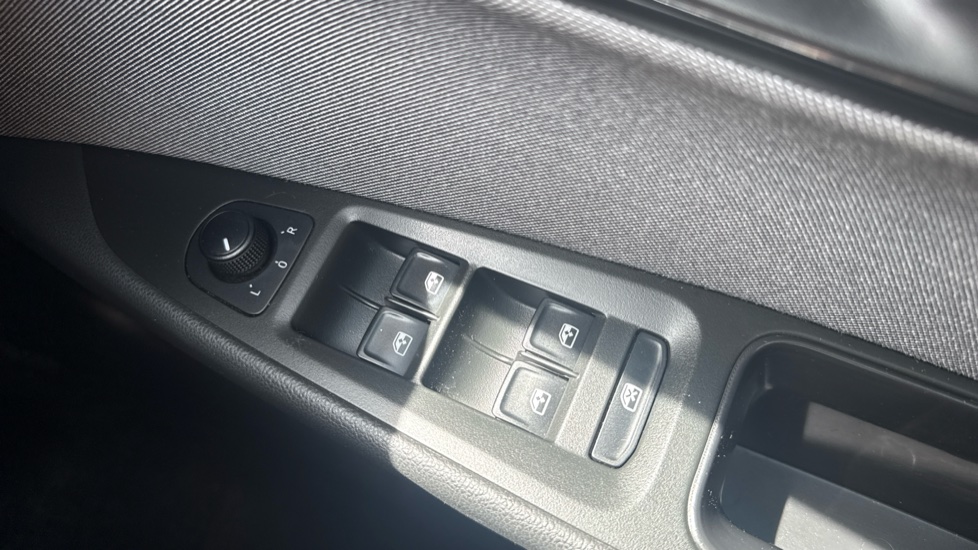 SEAT Leon 1.0 TSI SE Dynamic [EZ] 5dr Petrol Hatchback - Image 32