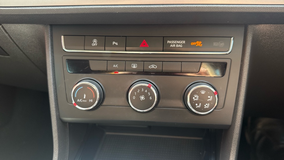 SEAT Leon 1.0 TSI SE Dynamic [EZ] 5dr Petrol Hatchback - Image 33