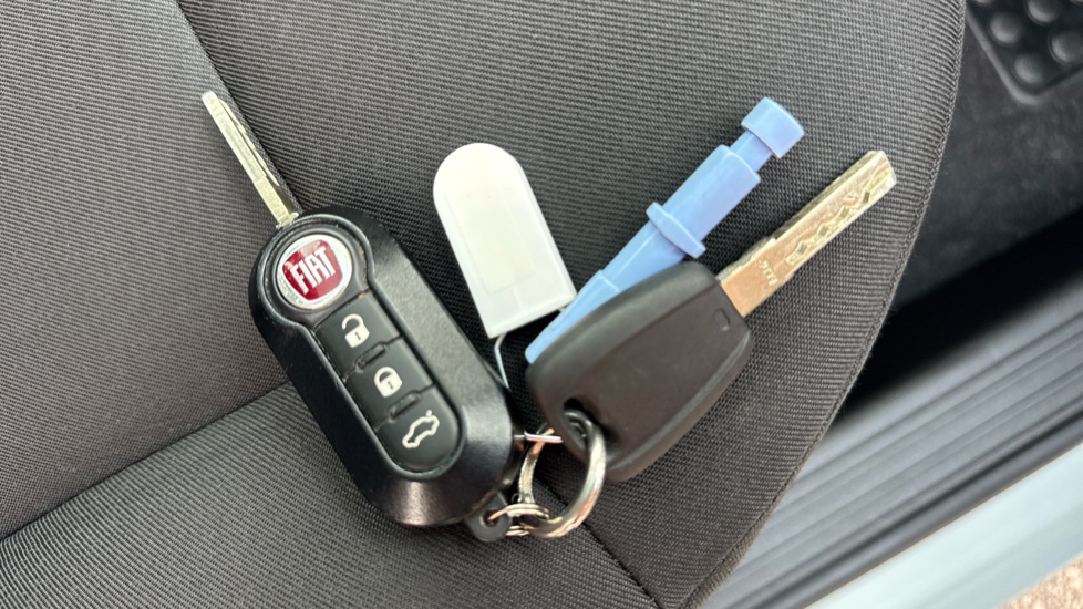 Fiat 500 1.0 Mild Hybrid 3dr Petrol Hatchback - Image 19