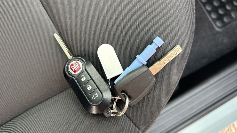 Fiat 500 1.0 Mild Hybrid 3dr Petrol Hatchback - Image 20