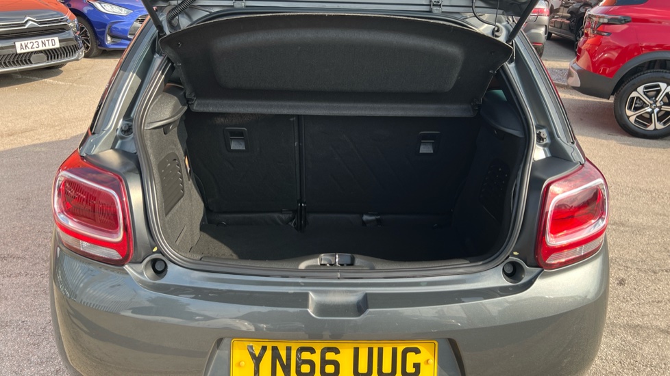 DS 3 1.2 PureTech Elegance 3dr Petrol Hatchback - Image 4