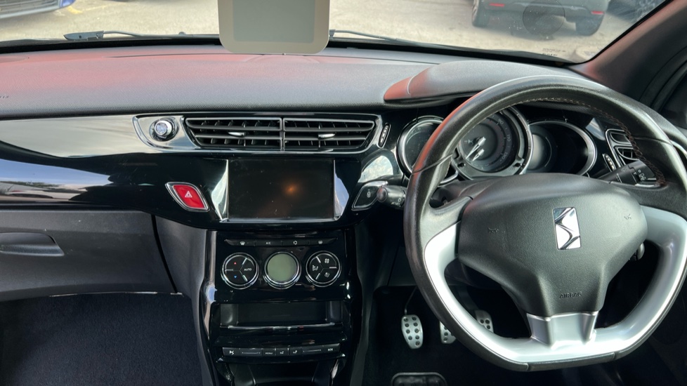 DS 3 1.2 PureTech Elegance 3dr Petrol Hatchback - Image 10