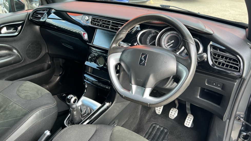 DS 3 1.2 PureTech Elegance 3dr Petrol Hatchback - Image 11