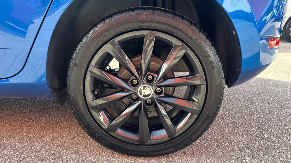 Skoda Fabia 1.0 TSI Colour Edition 5dr Petrol Hatchback - Image 21