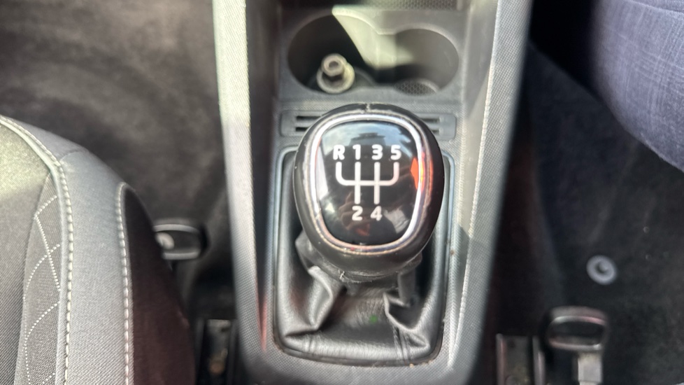 Skoda Fabia 1.0 TSI Colour Edition 5dr Petrol Hatchback - Image 33