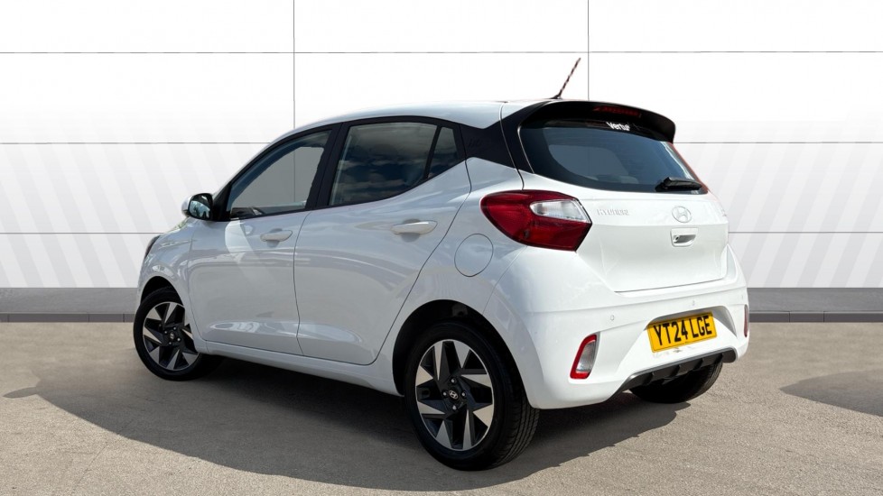 Hyundai i10 1.2 Advance 5dr Petrol Hatchback - Image 2