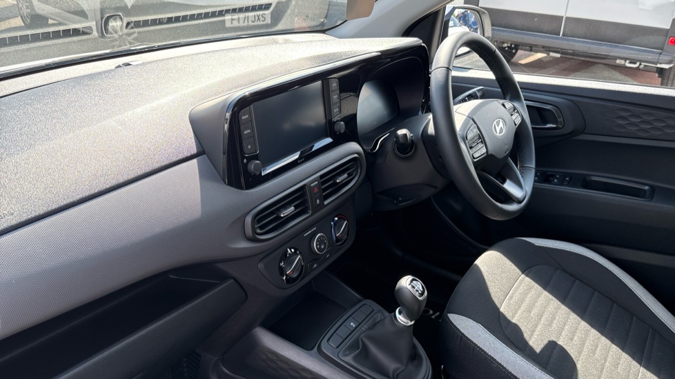 Hyundai i10 1.2 Advance 5dr Petrol Hatchback - Image 9
