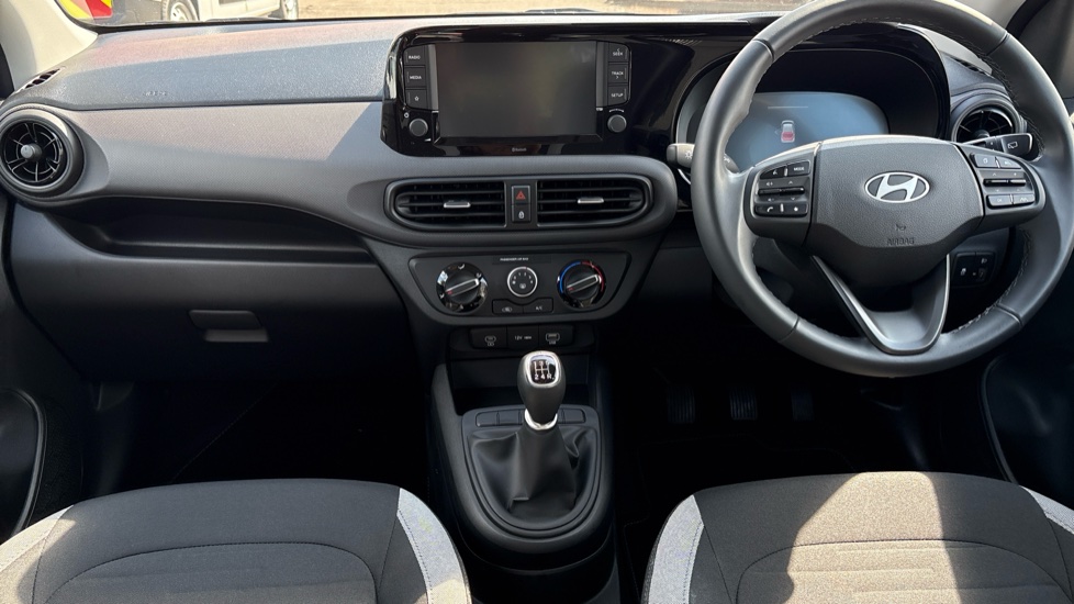 Hyundai i10 1.2 Advance 5dr Petrol Hatchback - Image 10