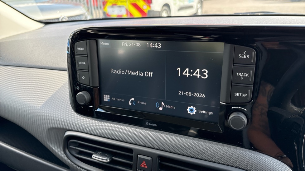Hyundai i10 1.2 Advance 5dr Petrol Hatchback - Image 12