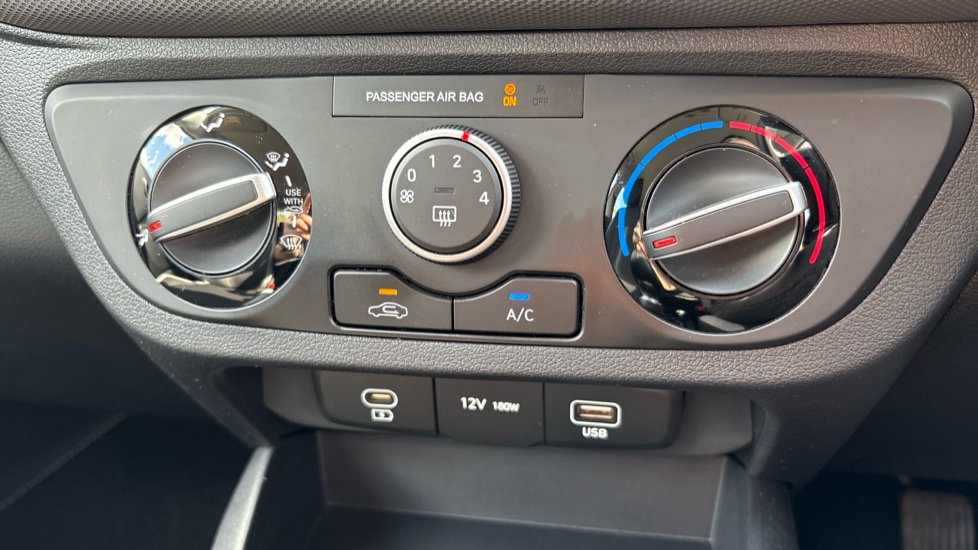 Hyundai i10 1.2 Advance 5dr Petrol Hatchback - Image 24