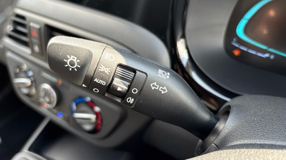Hyundai i10 1.2 Advance 5dr Petrol Hatchback - Image 26