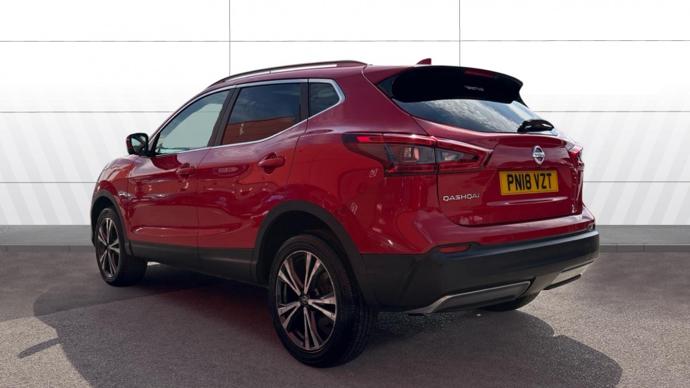 Nissan Qashqai 1.5 dCi N-Connecta 5dr Diesel Hatchback - Image 2