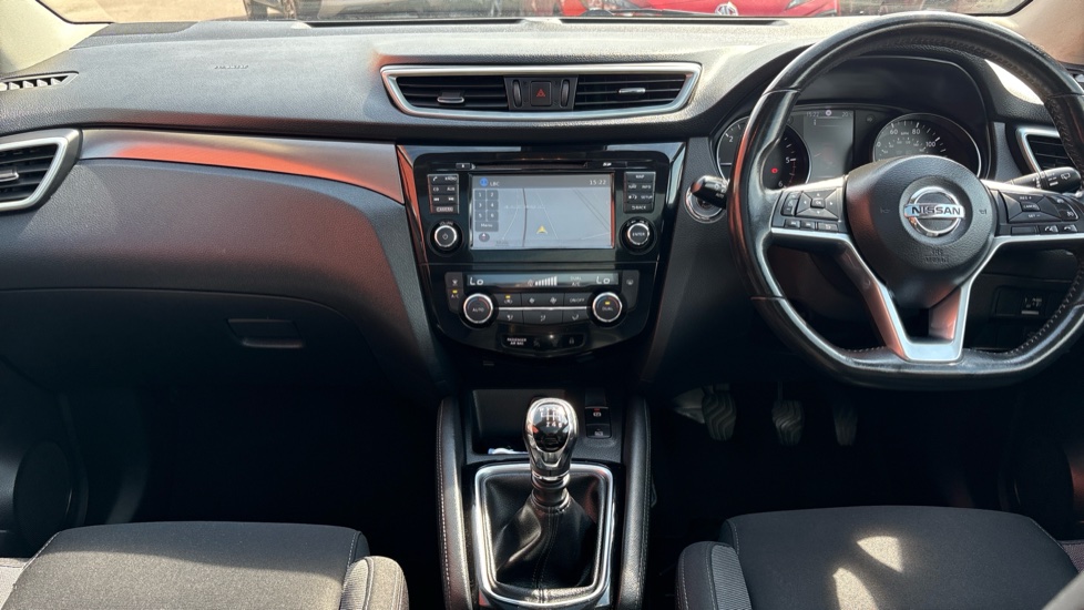 Nissan Qashqai 1.5 dCi N-Connecta 5dr Diesel Hatchback - Image 10