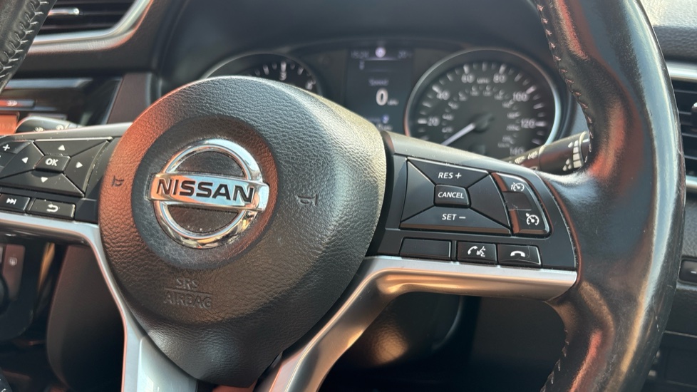 Nissan Qashqai 1.5 dCi N-Connecta 5dr Diesel Hatchback - Image 22
