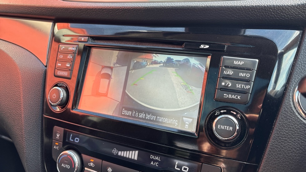 Nissan Qashqai 1.5 dCi N-Connecta 5dr Diesel Hatchback - Image 34