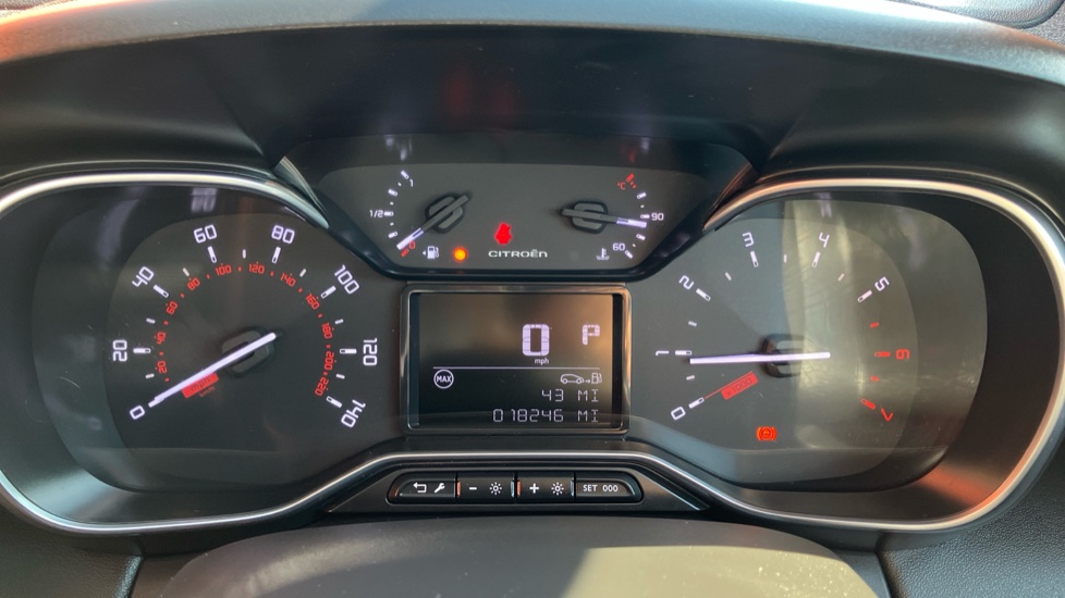 Citroen C3 Aircross 1.2 PureTech 130 Shine Plus 5dr EAT6 Petrol Hatchback - Image 18
