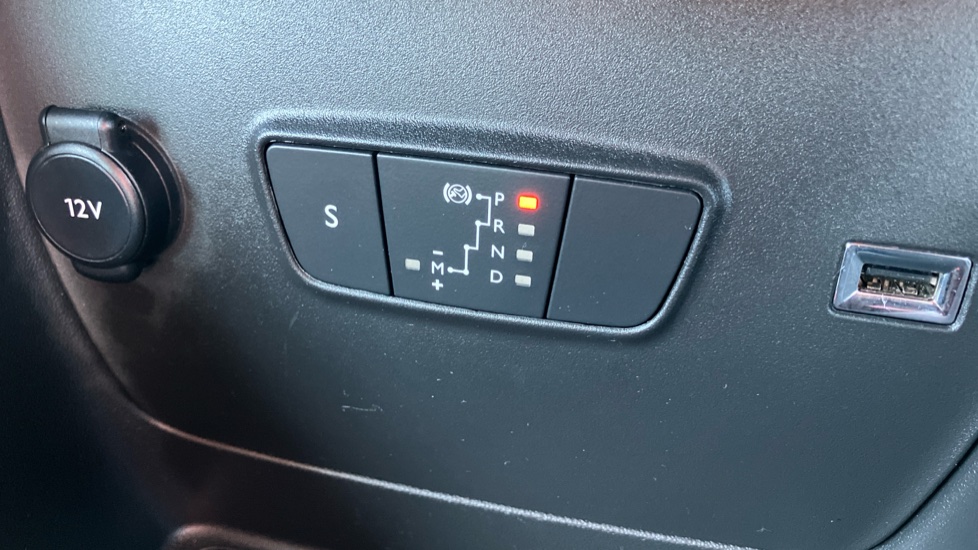 Citroen C3 Aircross 1.2 PureTech 130 Shine Plus 5dr EAT6 Petrol Hatchback - Image 31