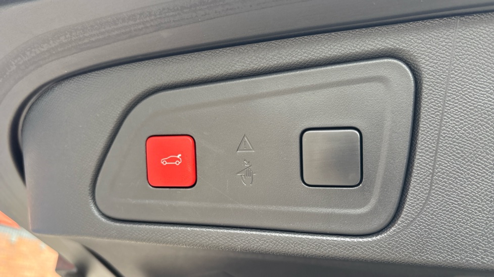 Citroen C5 Aircross 1.5 BlueHDi C-Series Edition 5dr EAT8 Diesel Hatchback - Image 21