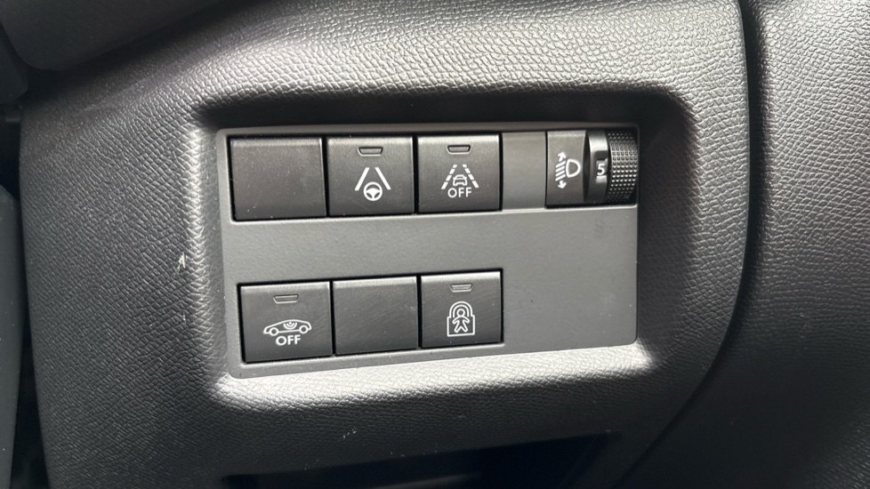 Citroen C5 Aircross 1.5 BlueHDi C-Series Edition 5dr EAT8 Diesel Hatchback - Image 33