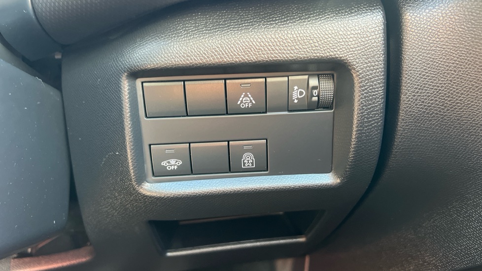 Citroen C5 Aircross 1.2 PureTech C-Series Edition 5dr Petrol Hatchback - Image 26