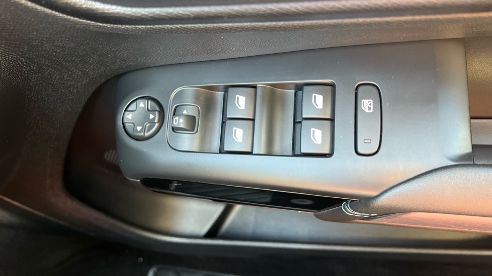 Citroen C5 Aircross 1.2 PureTech C-Series Edition 5dr Petrol Hatchback - Image 27