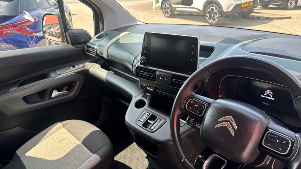Citroen Berlingo 100kW Flair XTR M 50kWh 5dr Auto Electric Estate - Image 14