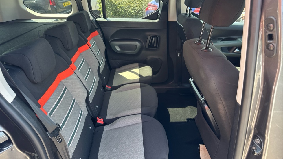 Citroen Berlingo 100kW Flair XTR M 50kWh 5dr Auto Electric Estate - Image 16