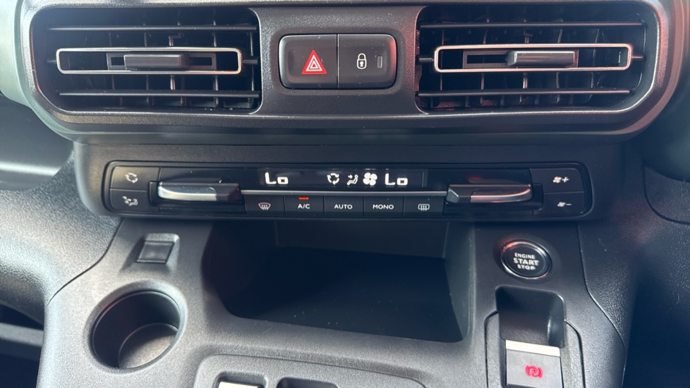 Citroen Berlingo 100kW Flair XTR M 50kWh 5dr Auto Electric Estate - Image 31