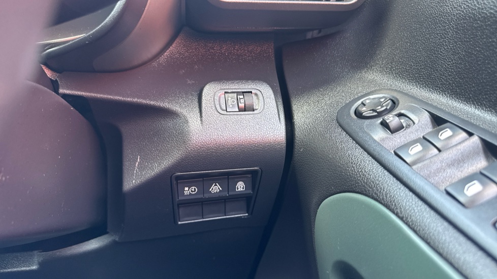 Citroen Berlingo 100kW Flair XTR M 50kWh 5dr Auto Electric Estate - Image 35