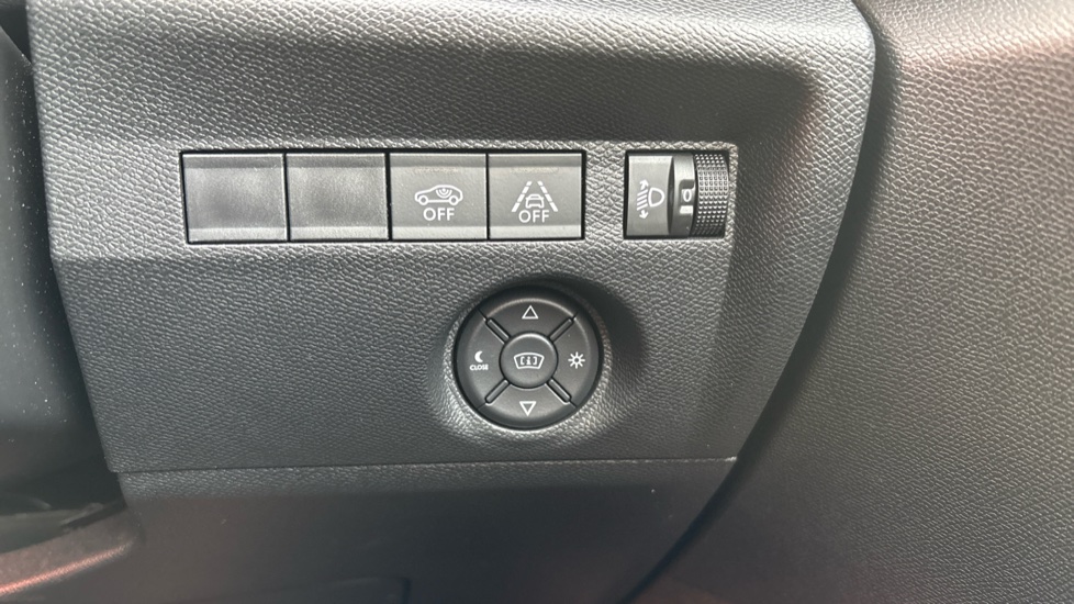 Citroen C4 1.2 PureTech [130] Shine Plus 5dr Auto Petrol Hatchback - Image 32