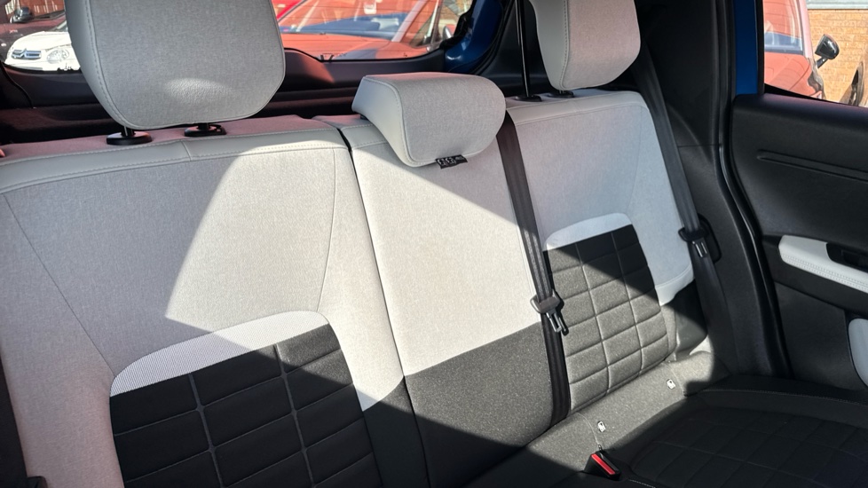 Citroen C3 83kW Max 44kWh 5dr Auto Electric Hatchback - Image 15