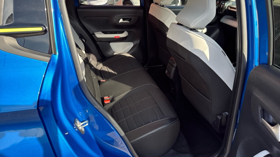 Citroen C3 83kW Max 44kWh 5dr Auto Electric Hatchback - Image 16