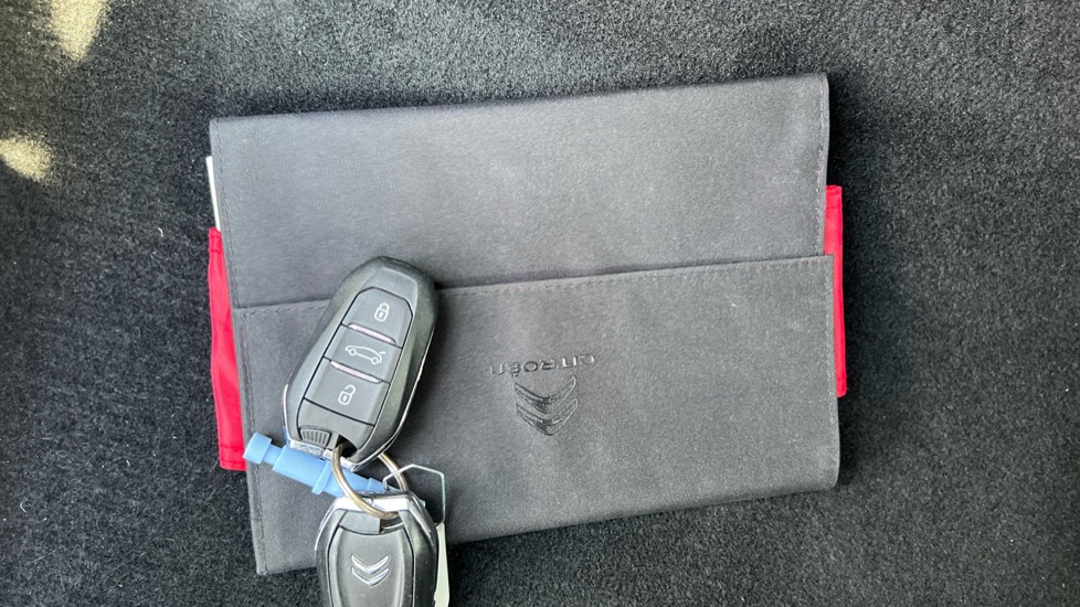 Citroen C4 Cactus 1.2 PureTech Flair 5dr [6 Speed] Petrol Hatchback - Image 19