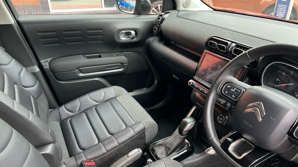 Citroen C3 Aircross 1.2 PureTech 130 Shine Plus 5dr EAT6 Petrol Hatchback - Image 14