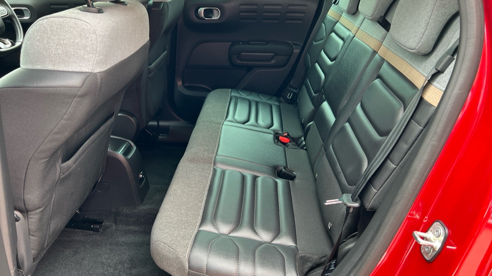Citroen C3 Aircross 1.2 PureTech 130 Shine Plus 5dr EAT6 Petrol Hatchback - Image 16