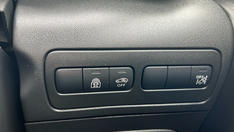 Citroen C3 Aircross 1.2 PureTech 130 Shine Plus 5dr EAT6 Petrol Hatchback - Image 25